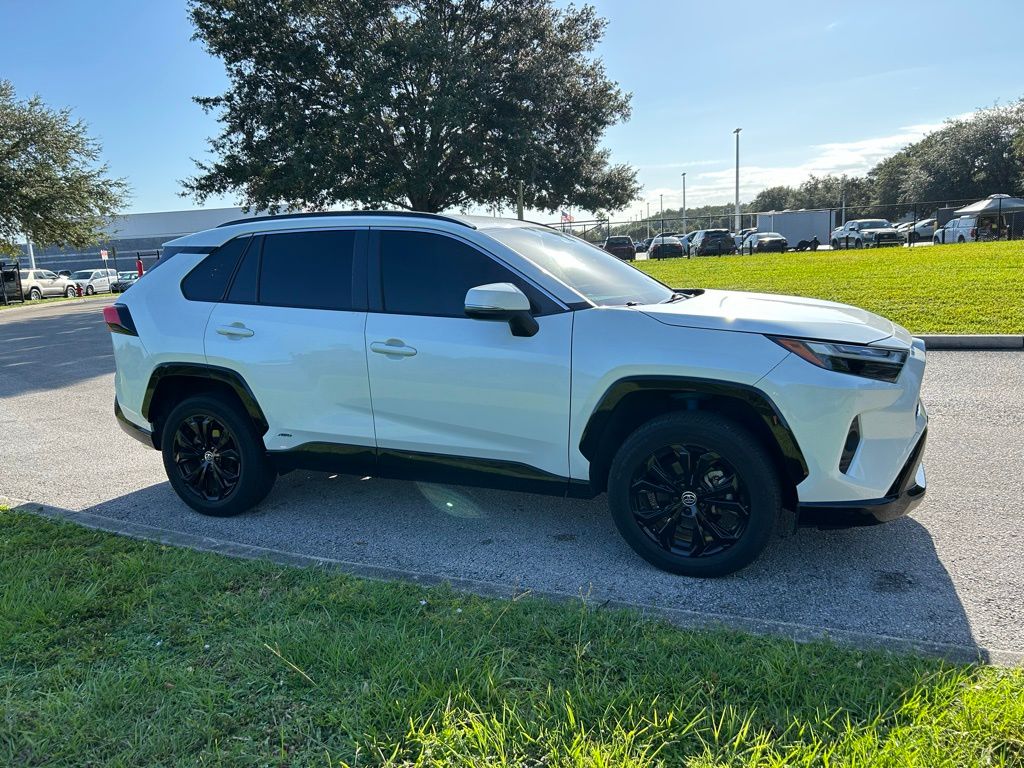 Thumbnail: 2022 Toyota RAV4 - 7