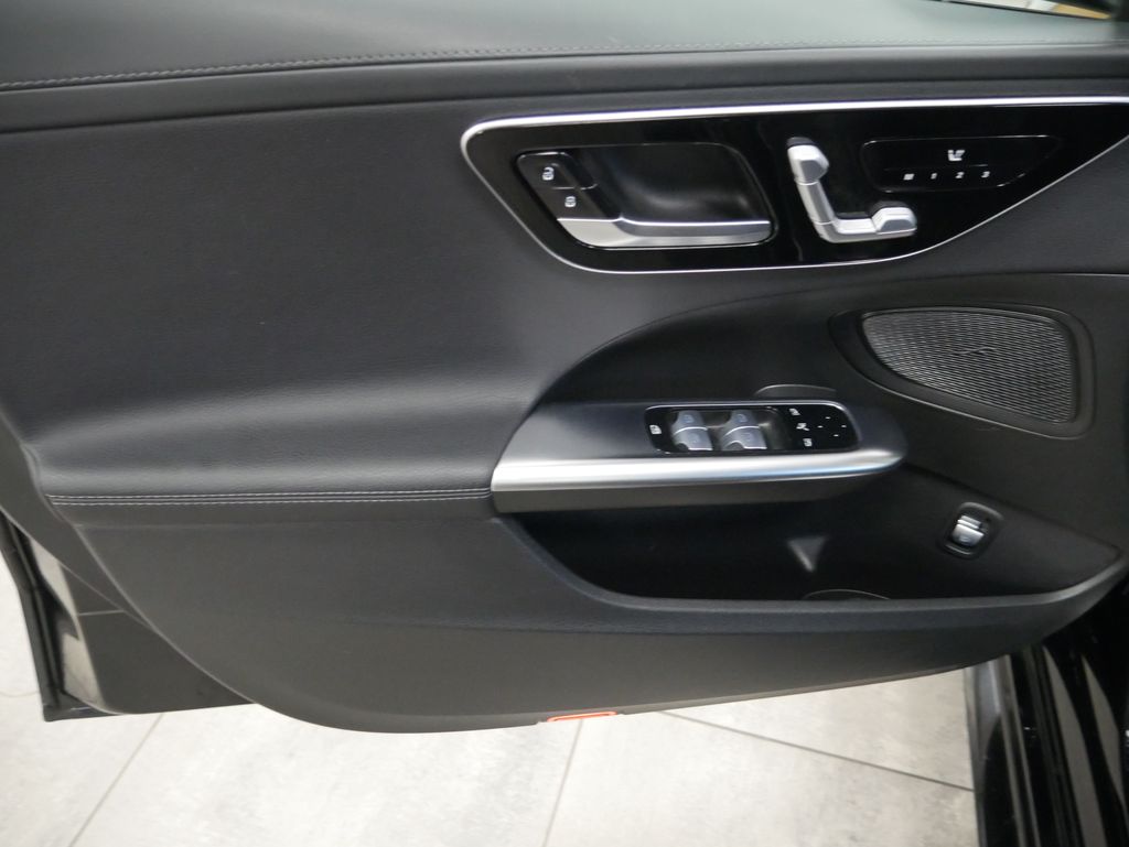 Thumbnail: 2023 Mercedes-Benz C-Class - 15