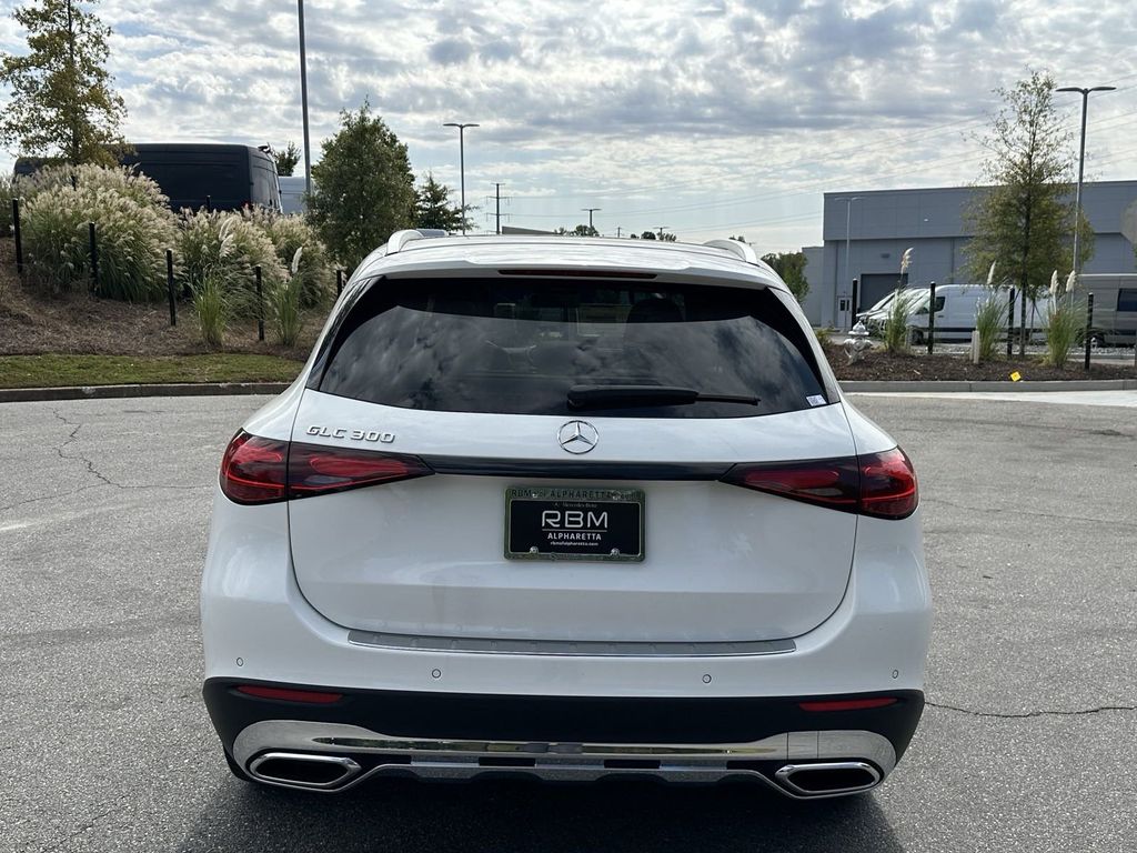 2025 Mercedes-Benz GLC GLC 300 7