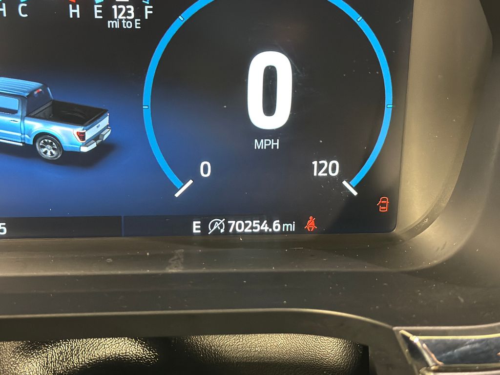 2021 Oxford White Ford F-150 Lariat 4X4 Truck