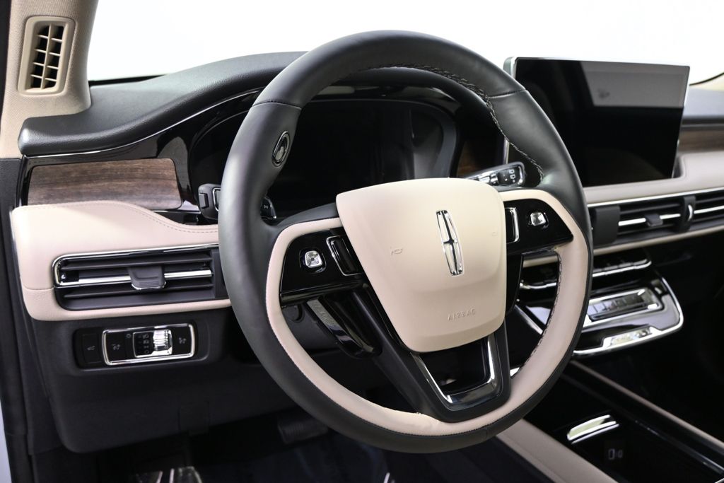 New 2026 White Lincoln Reserve image 11