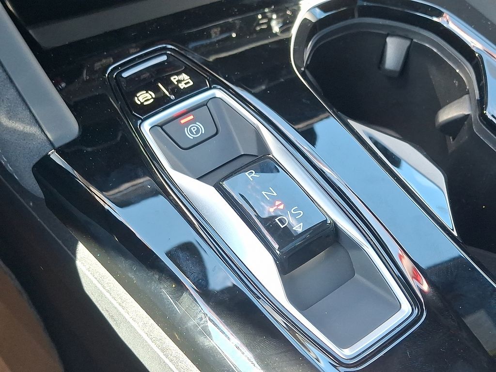 Thumbnail: 2026 Audi SQ5 - 12