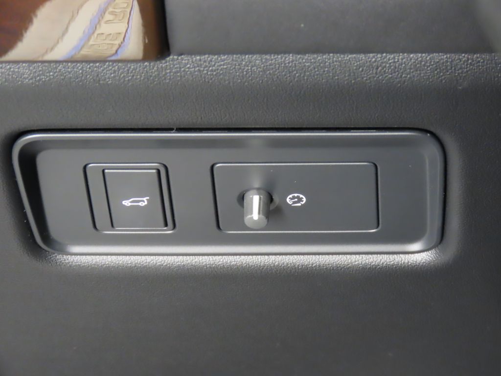 Thumbnail: 2019 Land Rover Range Rover - 22