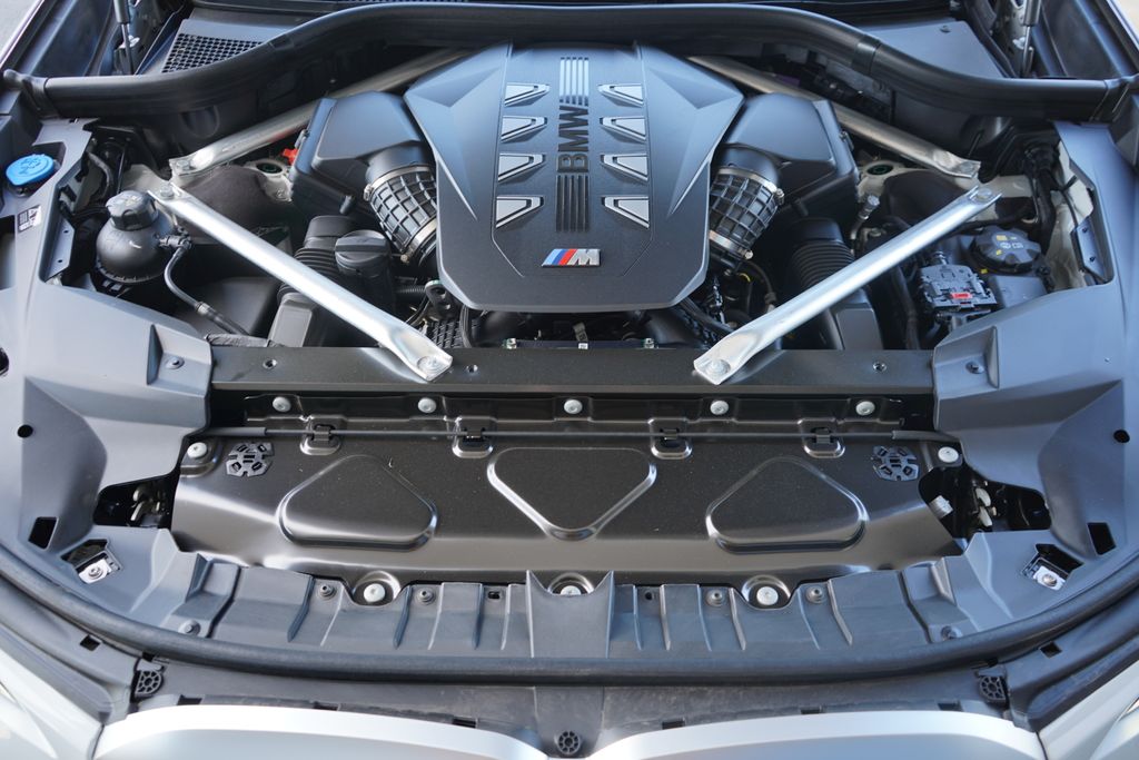 2025 BMW X7 M60i 21