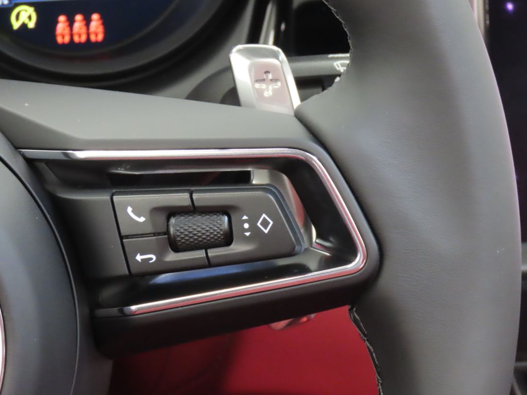 Thumbnail: 2026 Porsche Macan - 21