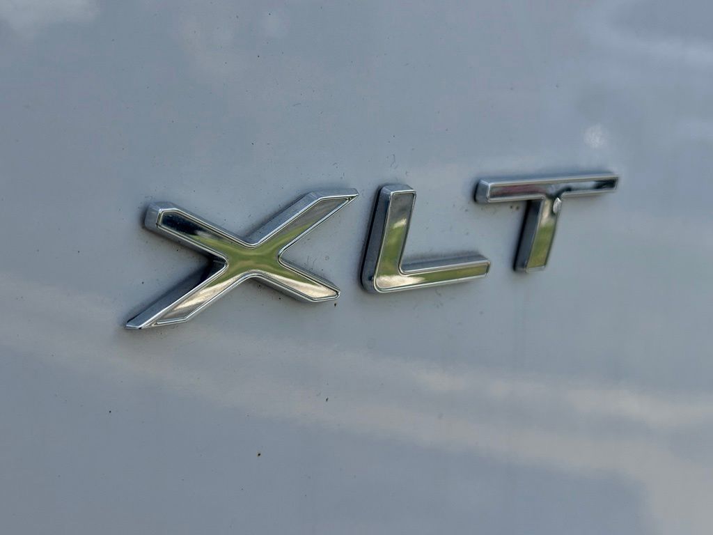 Used 2023 Oxford White Ford XLT image 6