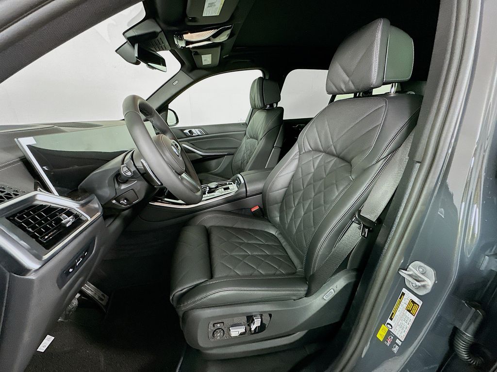 Thumbnail: 2026 BMW X5 - 16