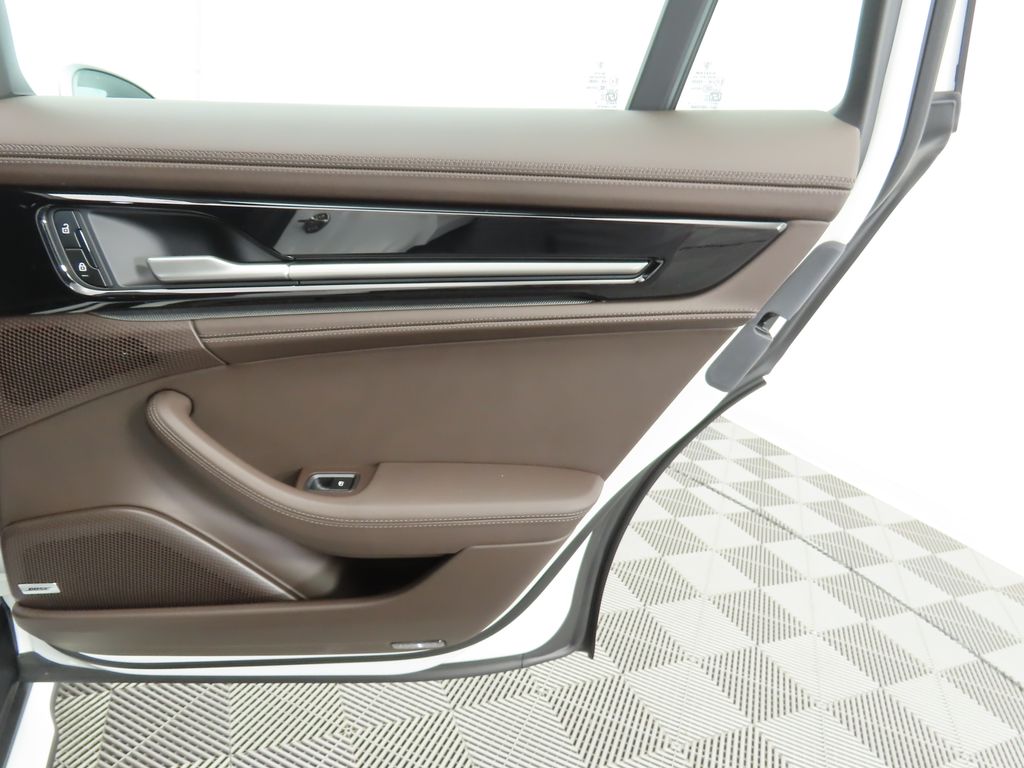 Thumbnail: 2025 Porsche Panamera - 29