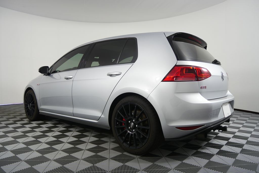 Thumbnail: 2017 Volkswagen Golf - 5