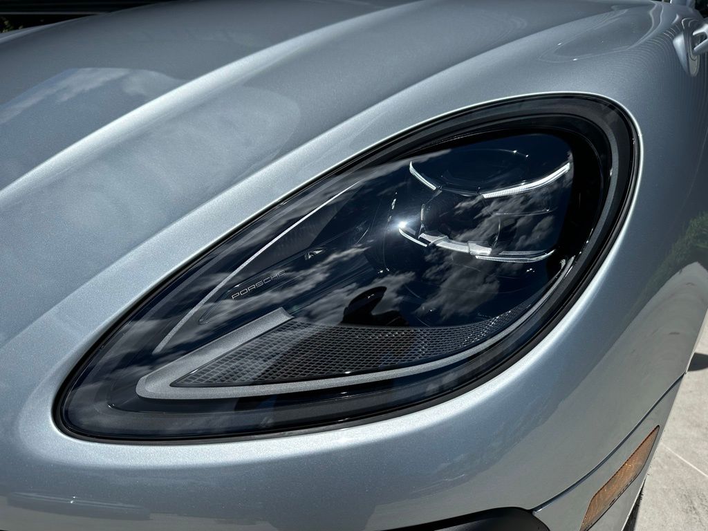 Thumbnail: 2025 Porsche Macan - 13