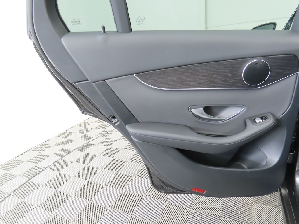 2022 Mercedes-Benz GLC 300 26