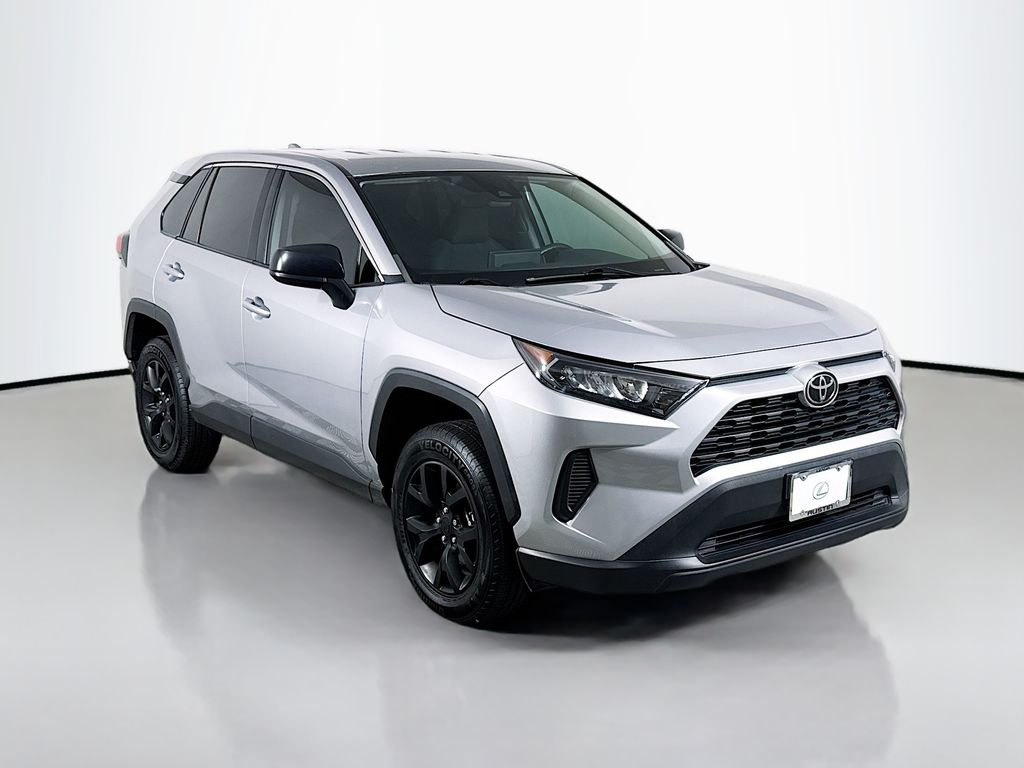 Thumbnail: 2022 Toyota RAV4 - 3