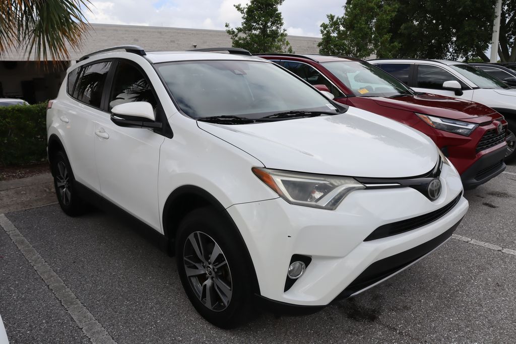 2018 Toyota RAV4 XLE 6