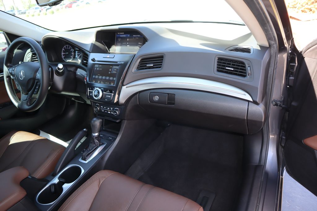 Thumbnail: 2020 Acura ILX - 17