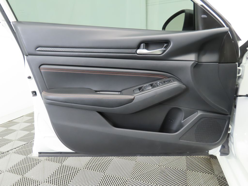 Thumbnail: 2022 Nissan Altima - 22