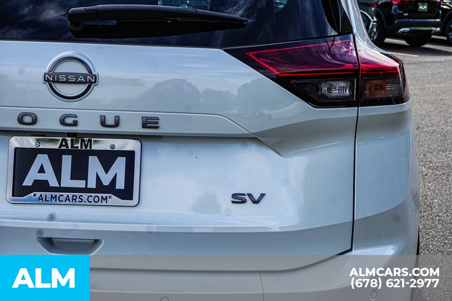 Used 2024 White Nissan SV image 12