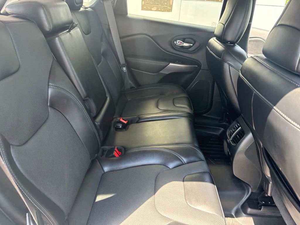 2022 Jeep Cherokee Latitude Lux