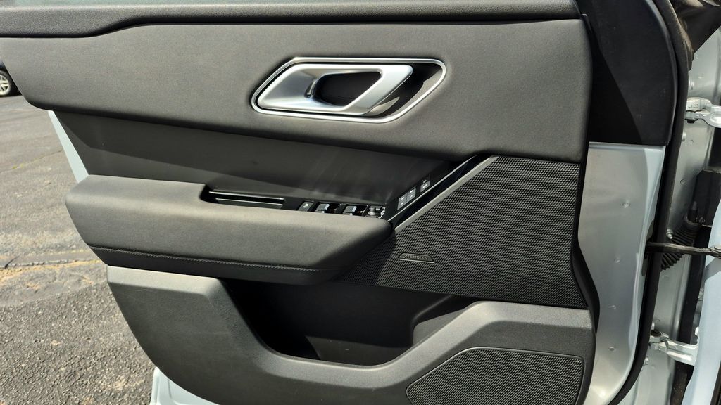 2025 Land Rover Range Rover Velar