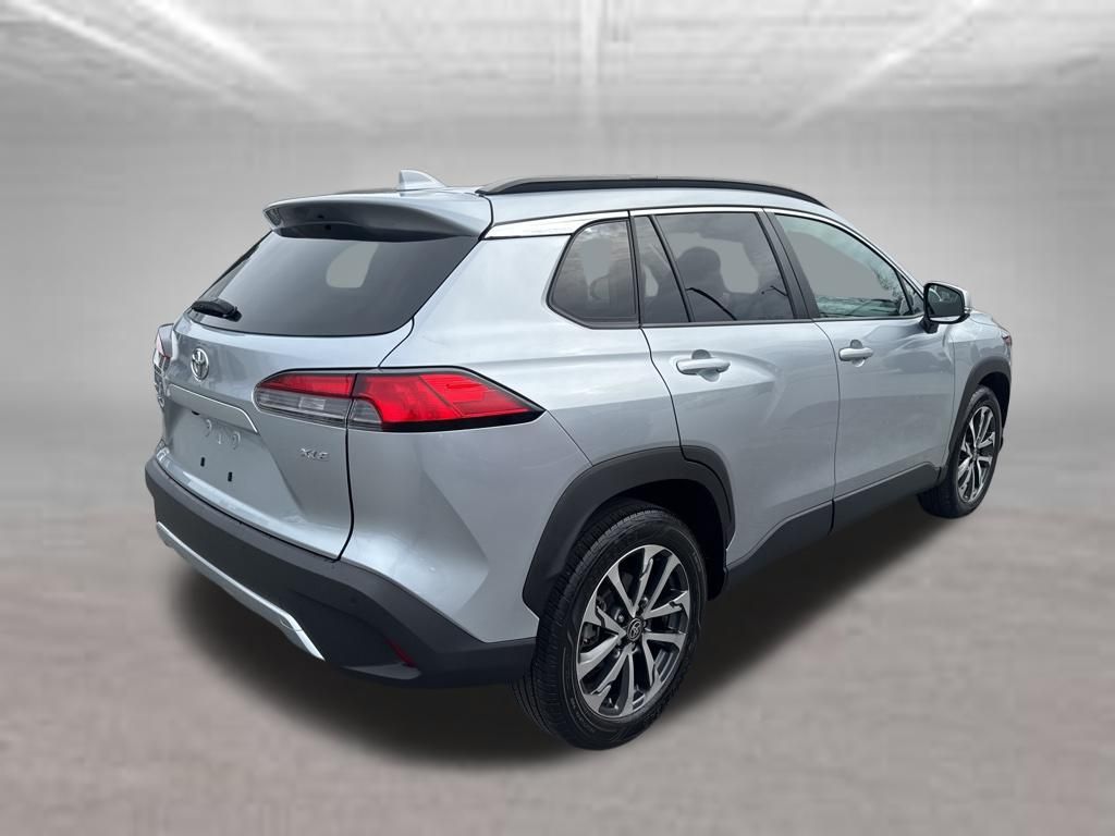 Used 2023 Silver Toyota XLE image 5