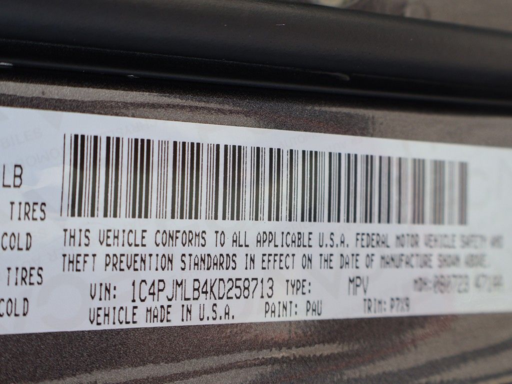 Used 2019 Gray Jeep Latitude Plus image 47