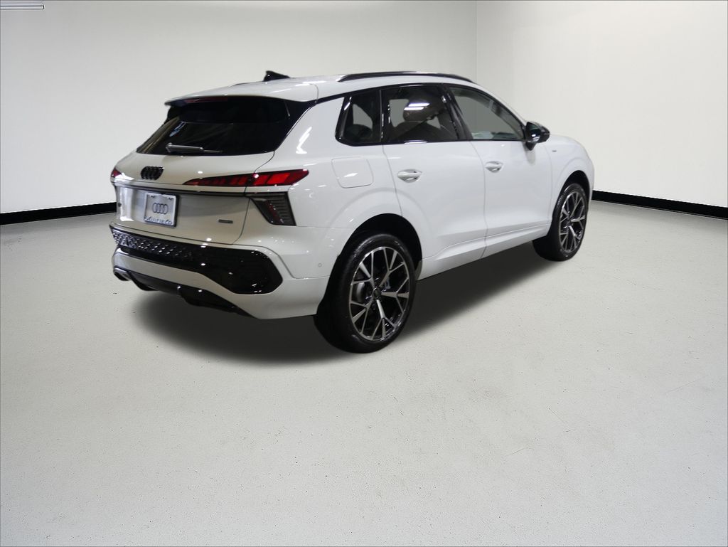 Thumbnail: 2026 Audi Q3 - 5