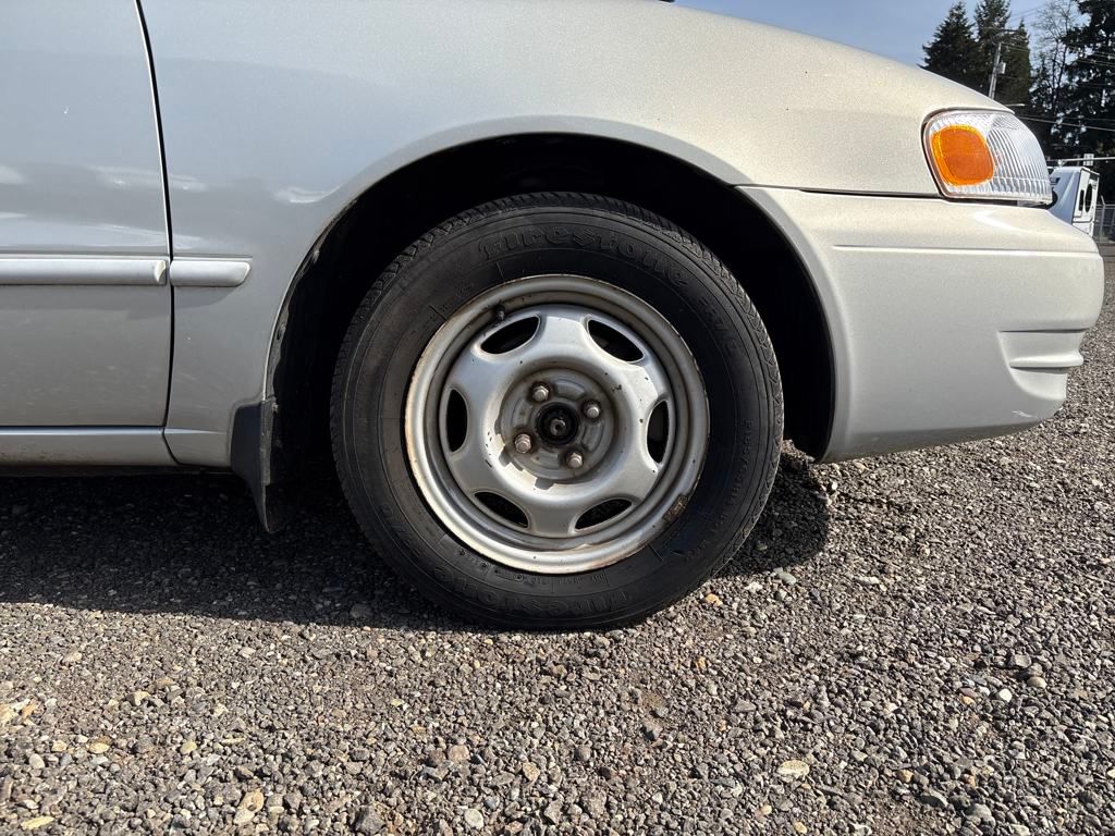 2000 Silver Stream Opal Toyota Corolla LE FWD Sedan