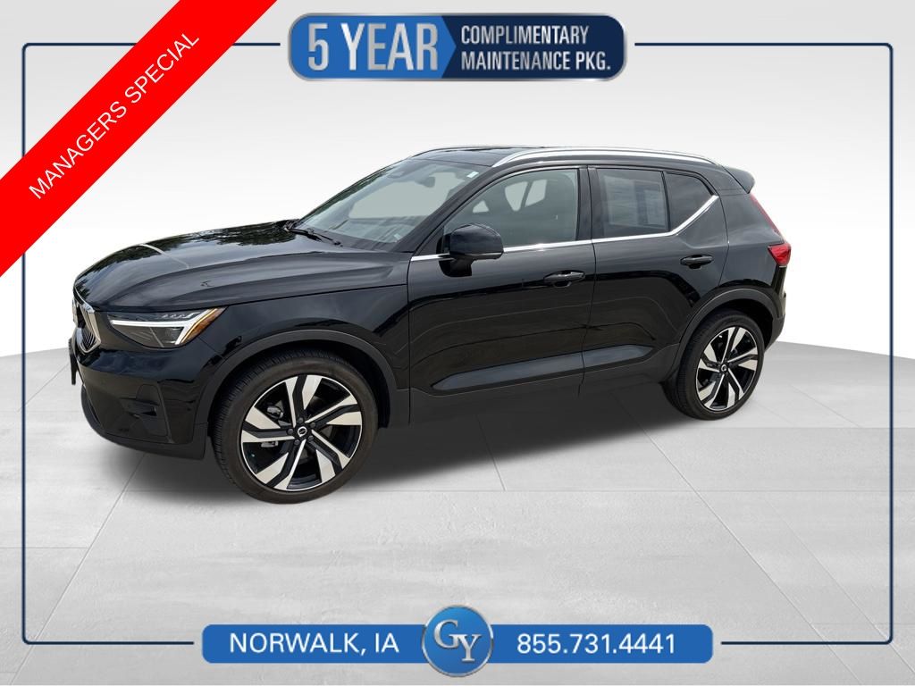 2024 Volvo XC40 B5 Plus Bright Theme AWD