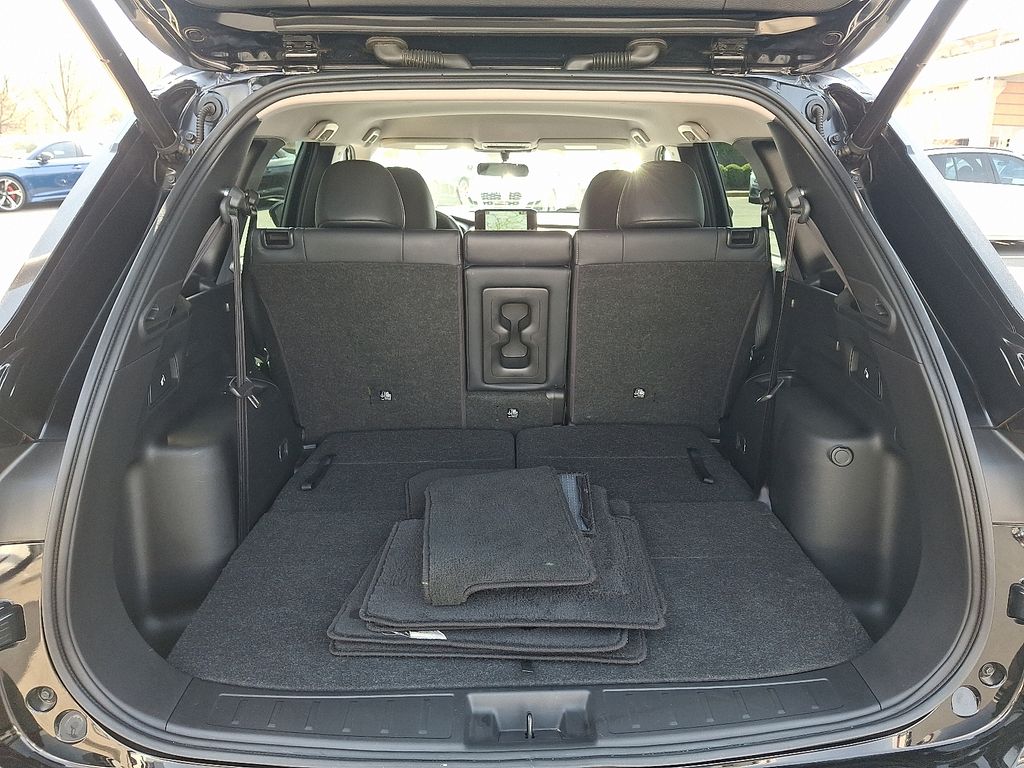 Thumbnail: 2022 Mitsubishi Outlander - 27