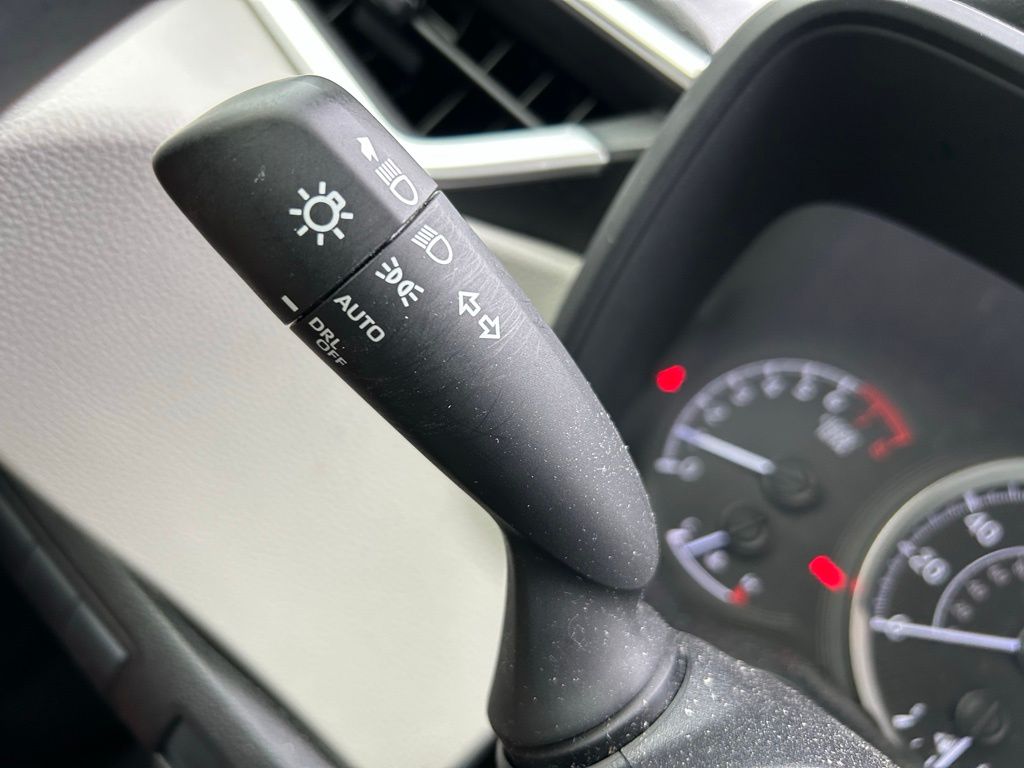 2020 Toyota Corolla LE 24