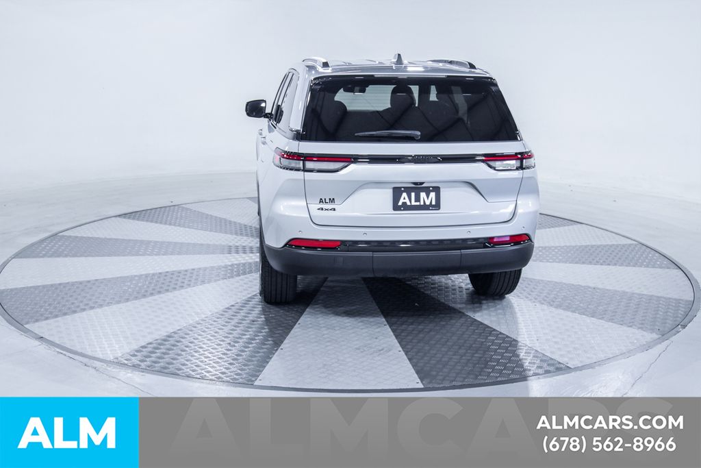 Used 2025 Silver Jeep Altitude image 8
