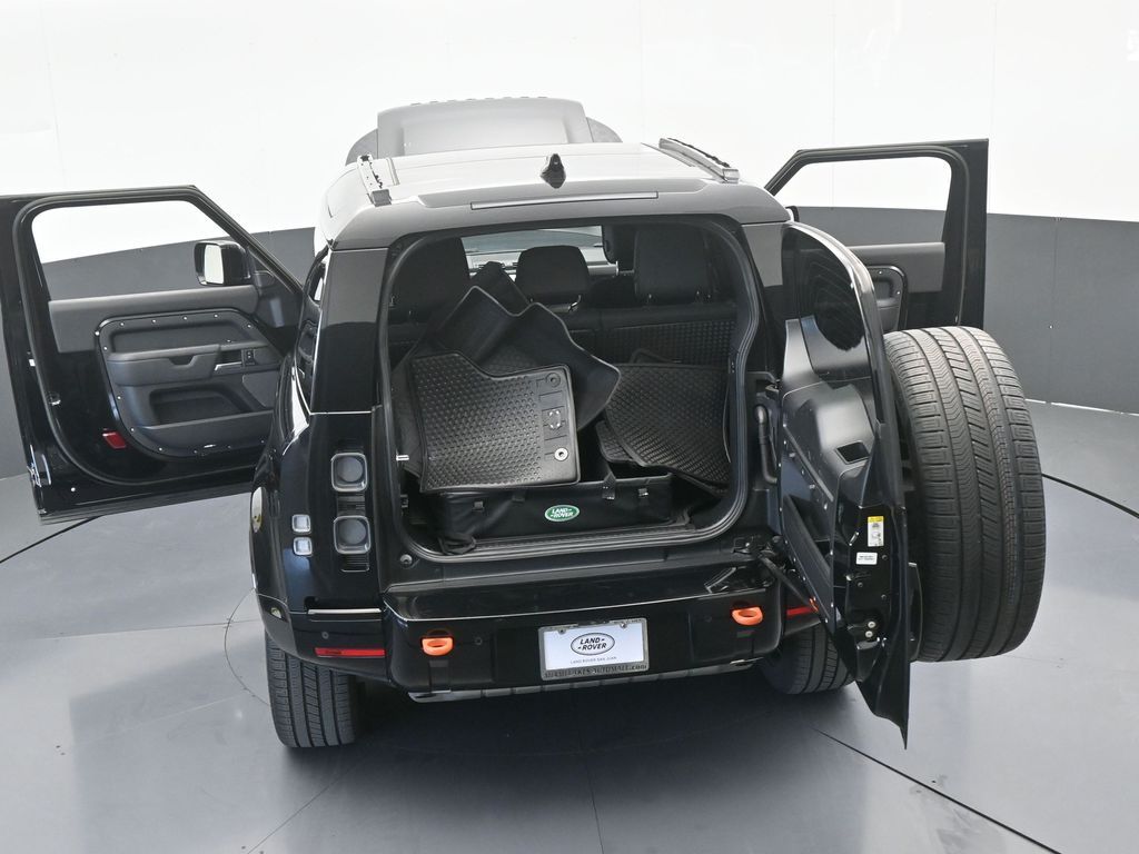Used 2023 Black Land Rover X image 68