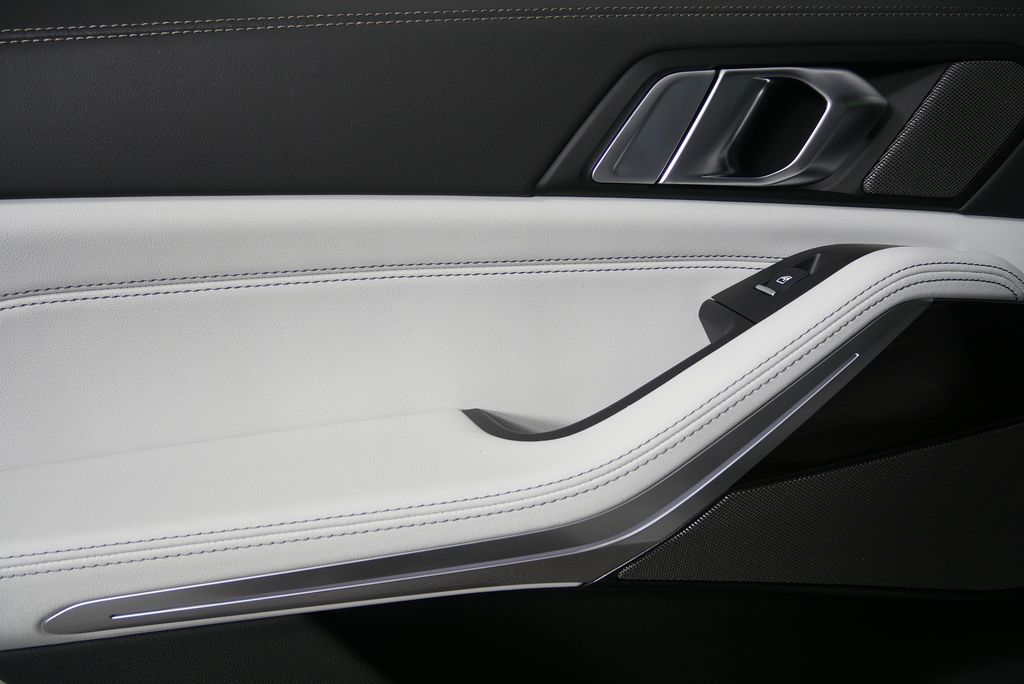 Thumbnail: 2026 BMW X5 - 14