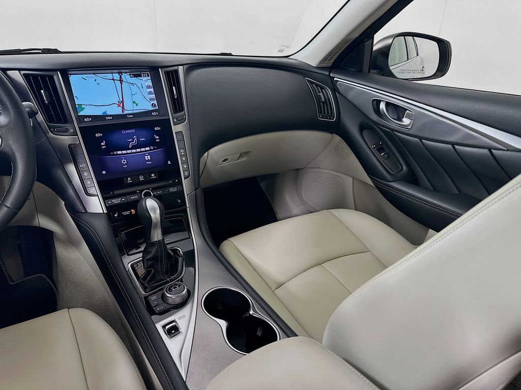 Thumbnail: 2014 INFINITI Q50 - 24