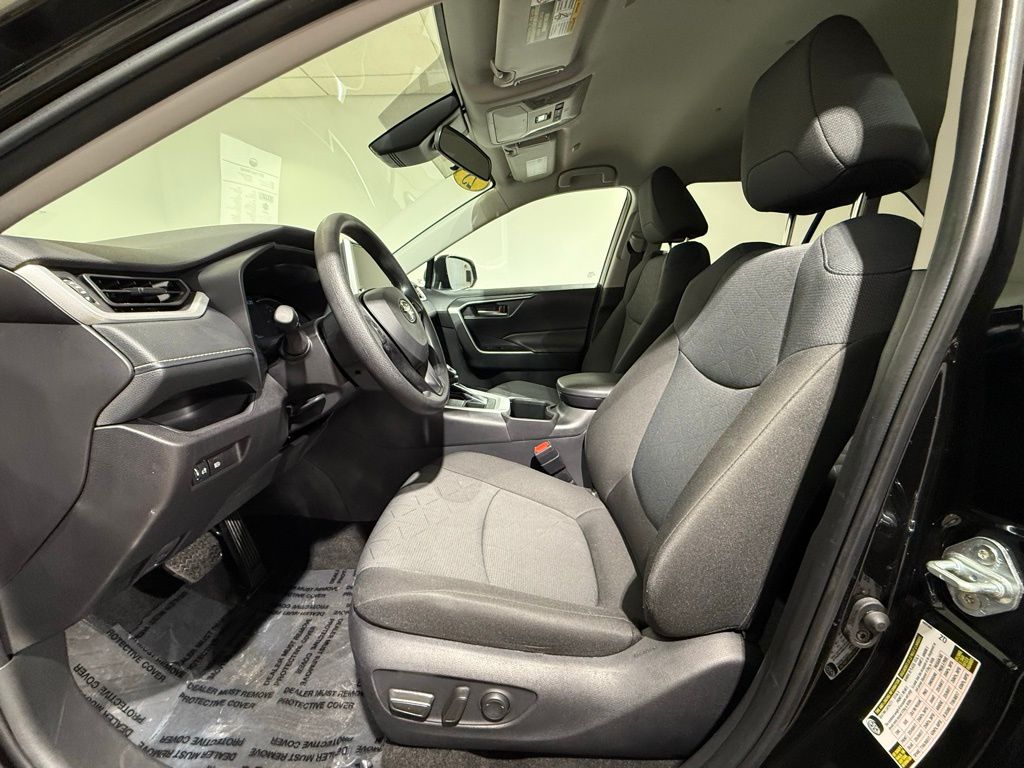 Thumbnail: 2025 Toyota RAV4 - 13