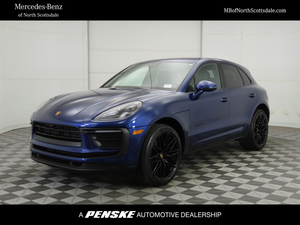 Thumbnail: 2022 Porsche Macan - 1