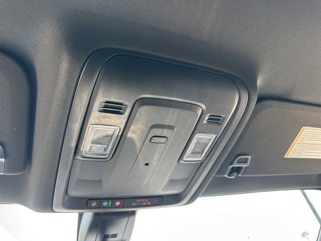 2022 Onyx Black GMC Yukon XL SLE 4X4 SUV