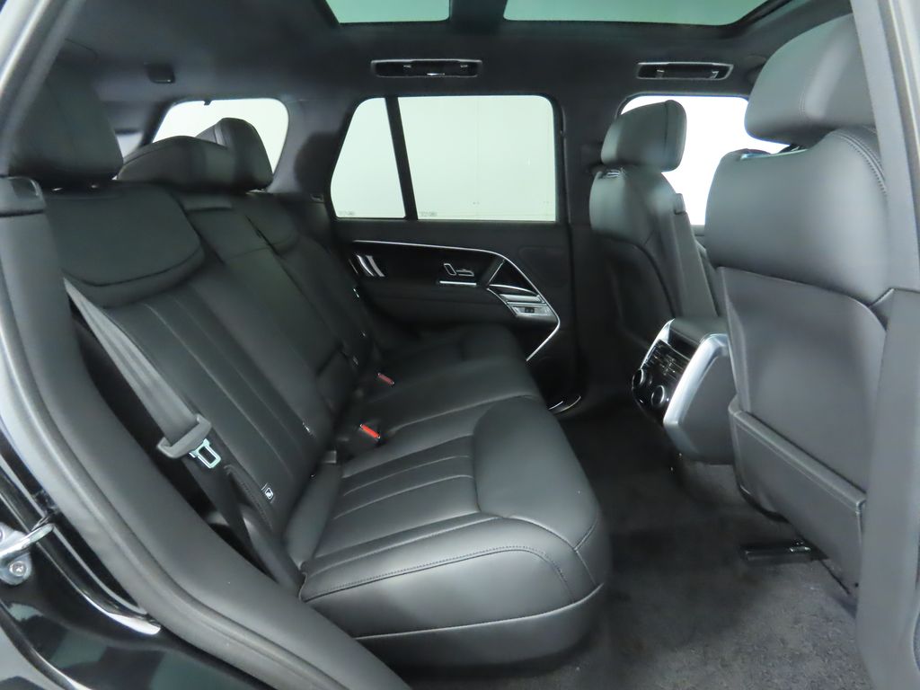 Thumbnail: 2025 Land Rover Range Rover - 23