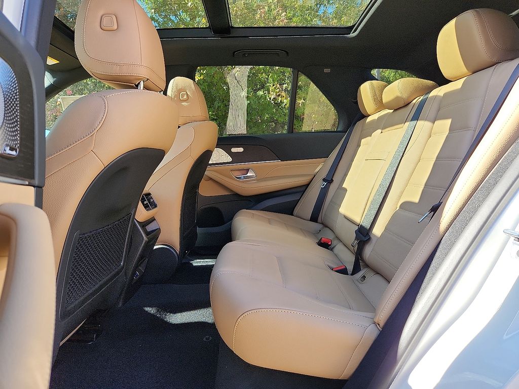 Thumbnail: 2026 Mercedes-Benz GLE - 6