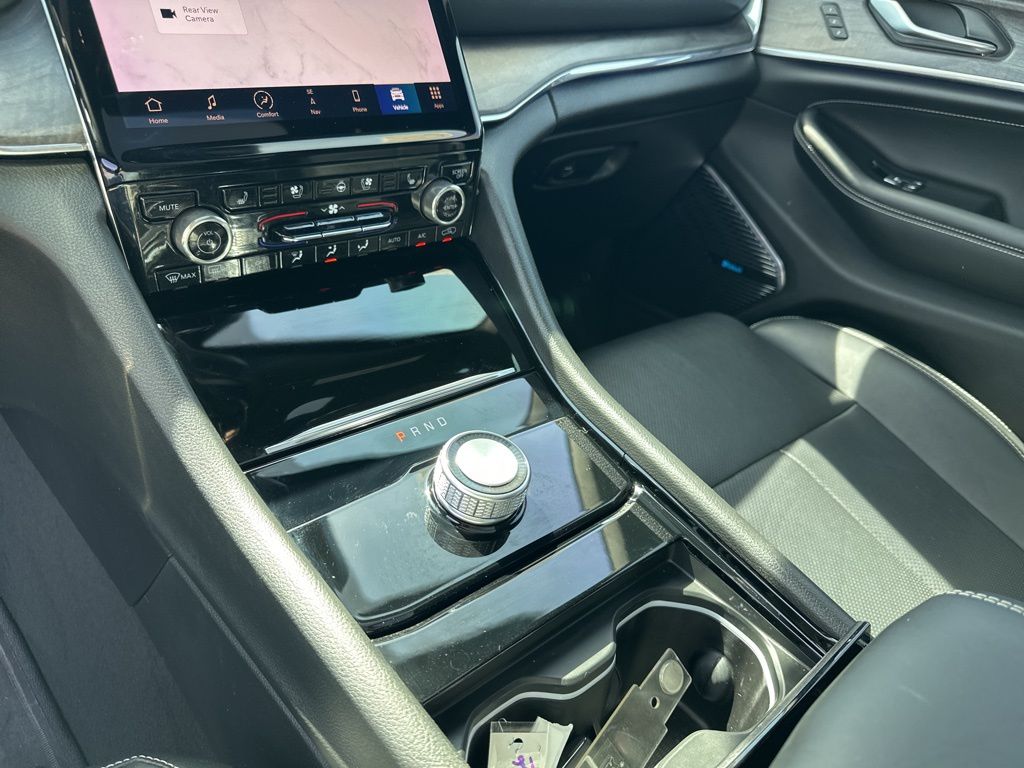 Used Car 2023 Jeep Grand Cherokee  Overland For Sale Under $40,000 In Austin, Texas