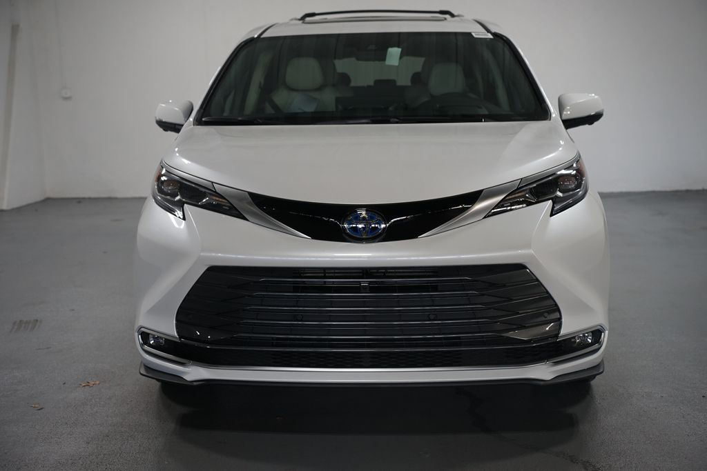 Thumbnail: 2025 Toyota Sienna - 2