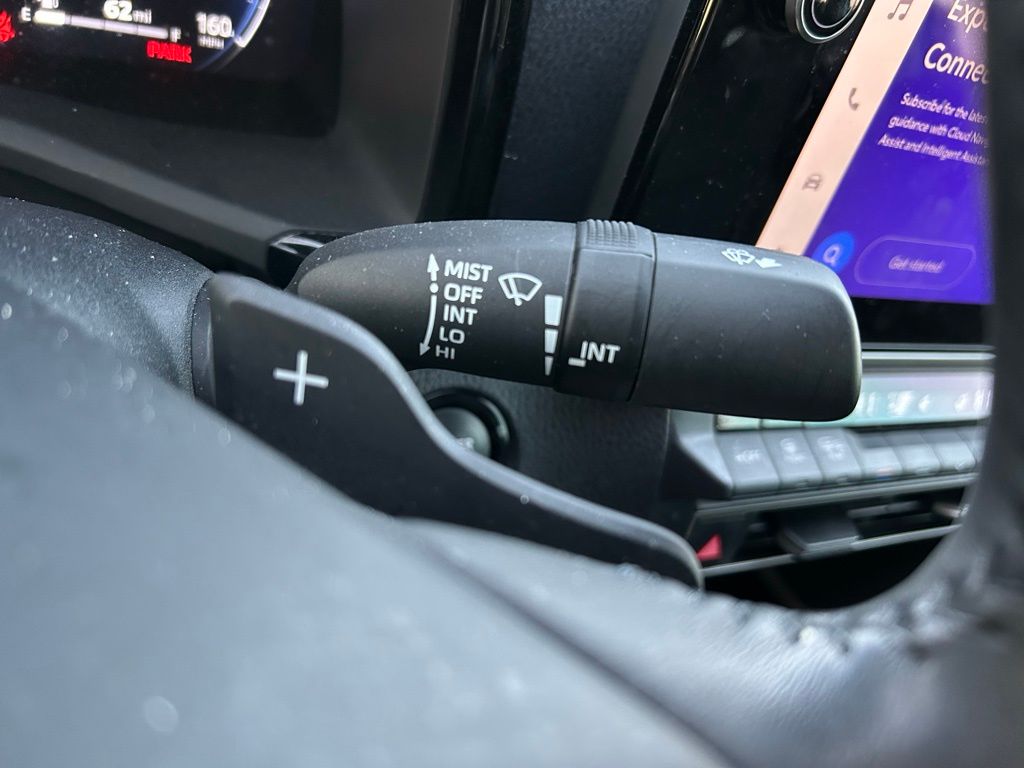 Thumbnail: 2025 Toyota Camry - 21