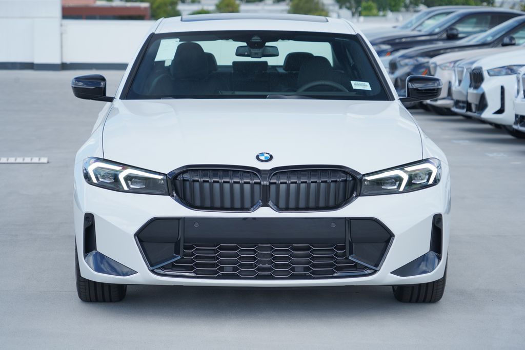 Thumbnail: 2026 BMW 3 Series - 2