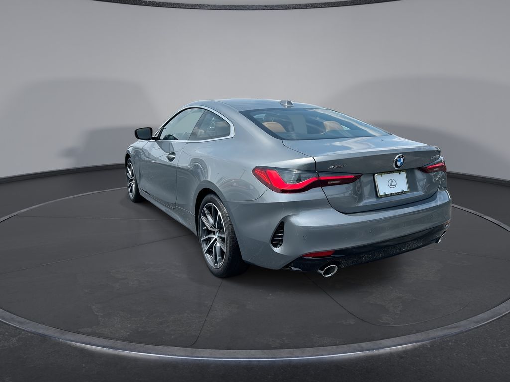Thumbnail: 2025 BMW 4 Series - 10
