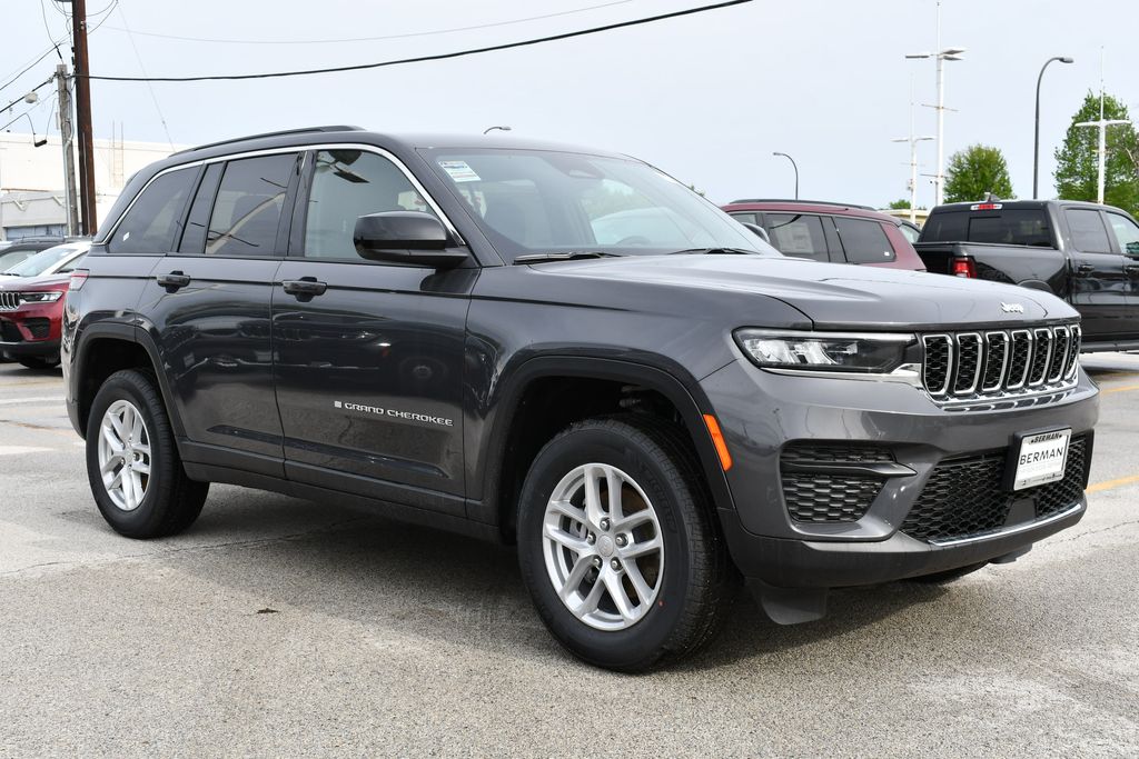 Baltic Gray Metallic Clearcoat 2026 Jeep Grand Cherokee Laredo 4WD SUV / Crossover Four-Wheel Drive 8-Speed Automatic