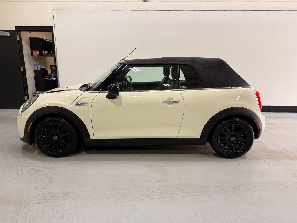 2016 MINI Cooper Base 2