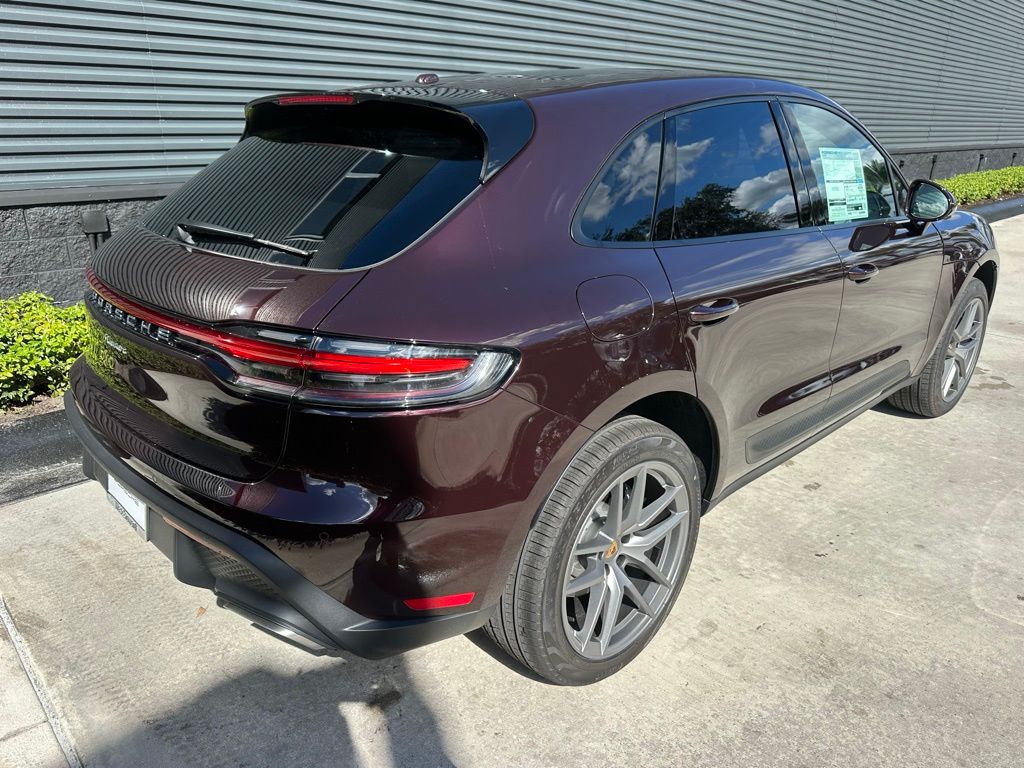 Thumbnail: 2026 Porsche Macan - 9