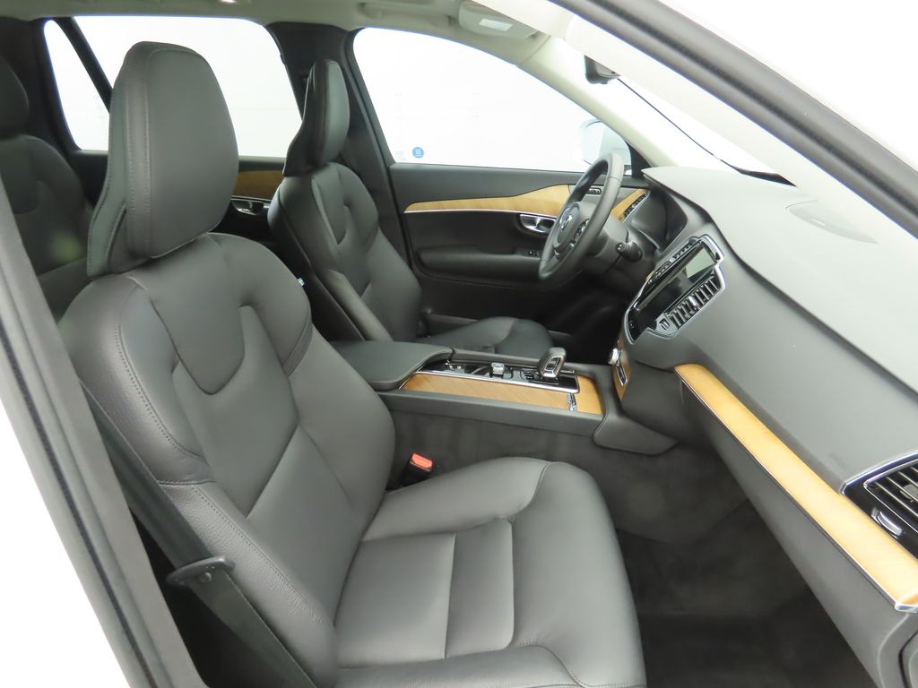 Thumbnail: 2024 Volvo XC90 - 20