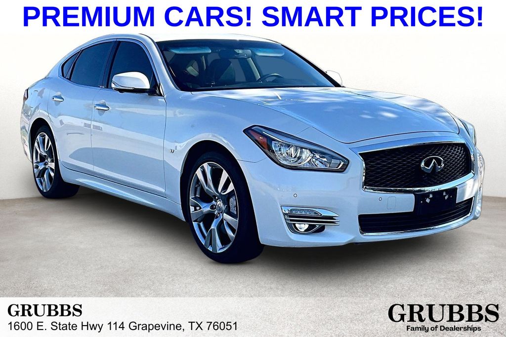 2015 INFINITI Q70 3.7 RWD