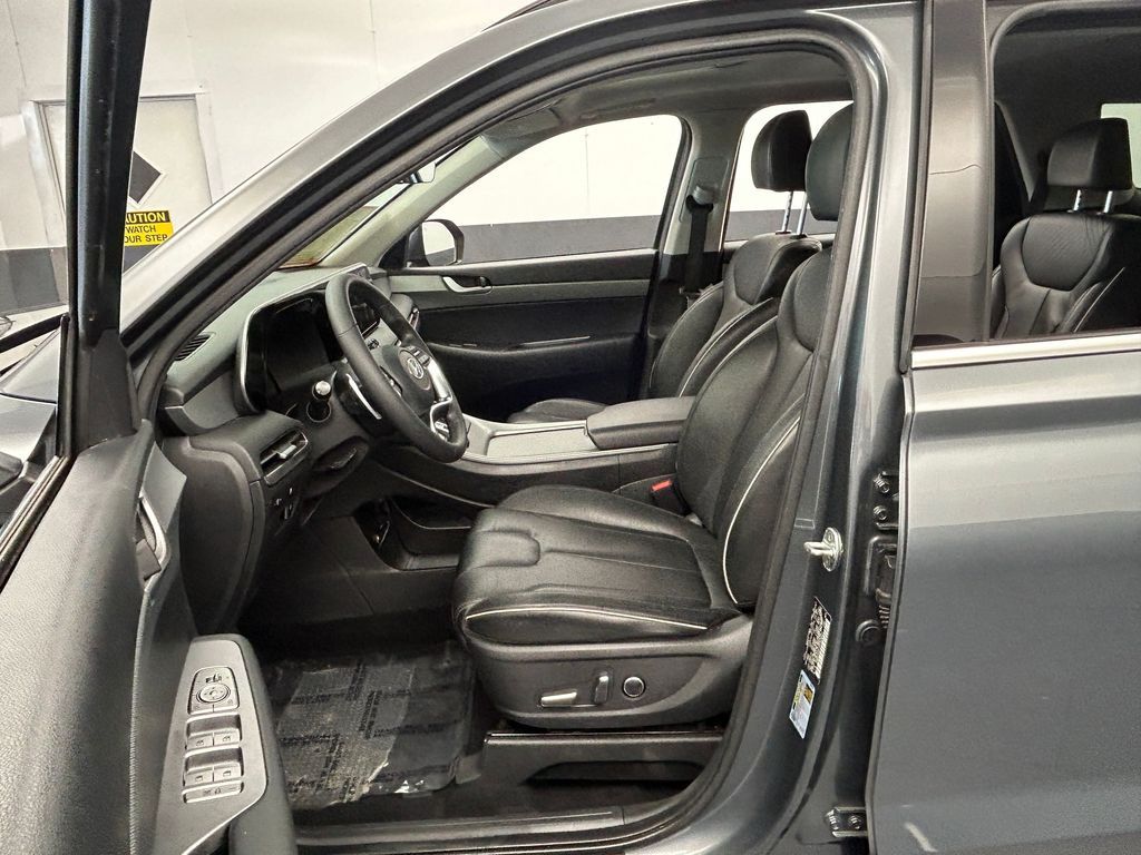 Used 2023 Steel Graphite Hyundai XRT image 15