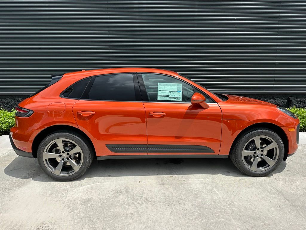 Thumbnail: 2025 Porsche Macan - 8